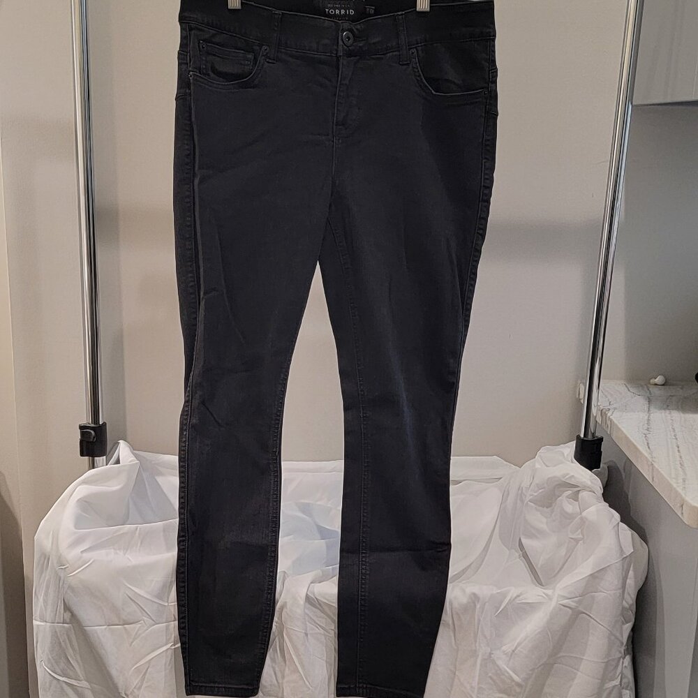Torrid Premium Bombshell Skinny Black Jeans SZ12R